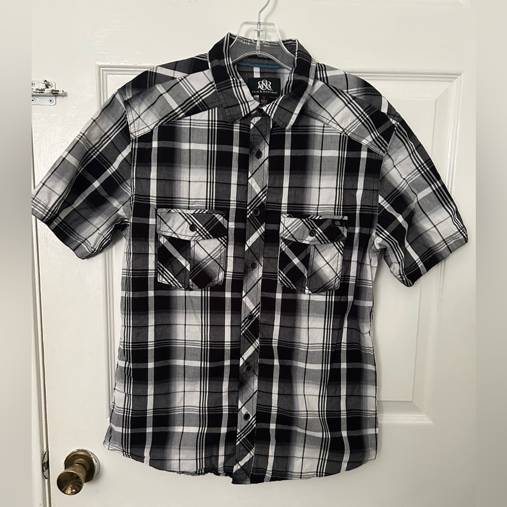 Rock & Republic Black and White Plaid Short-Sleeve Button-Down